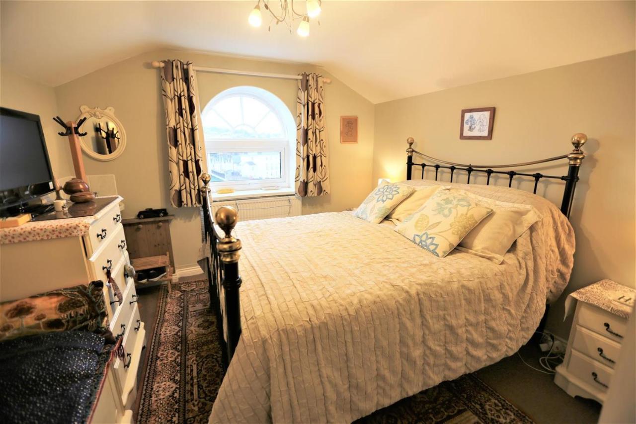 Ascot House Hotel Торки Екстериор снимка