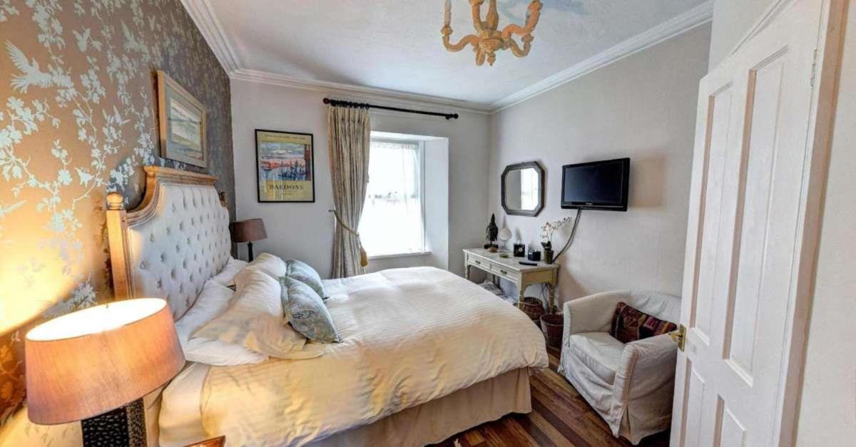Ascot House Hotel Торки Екстериор снимка