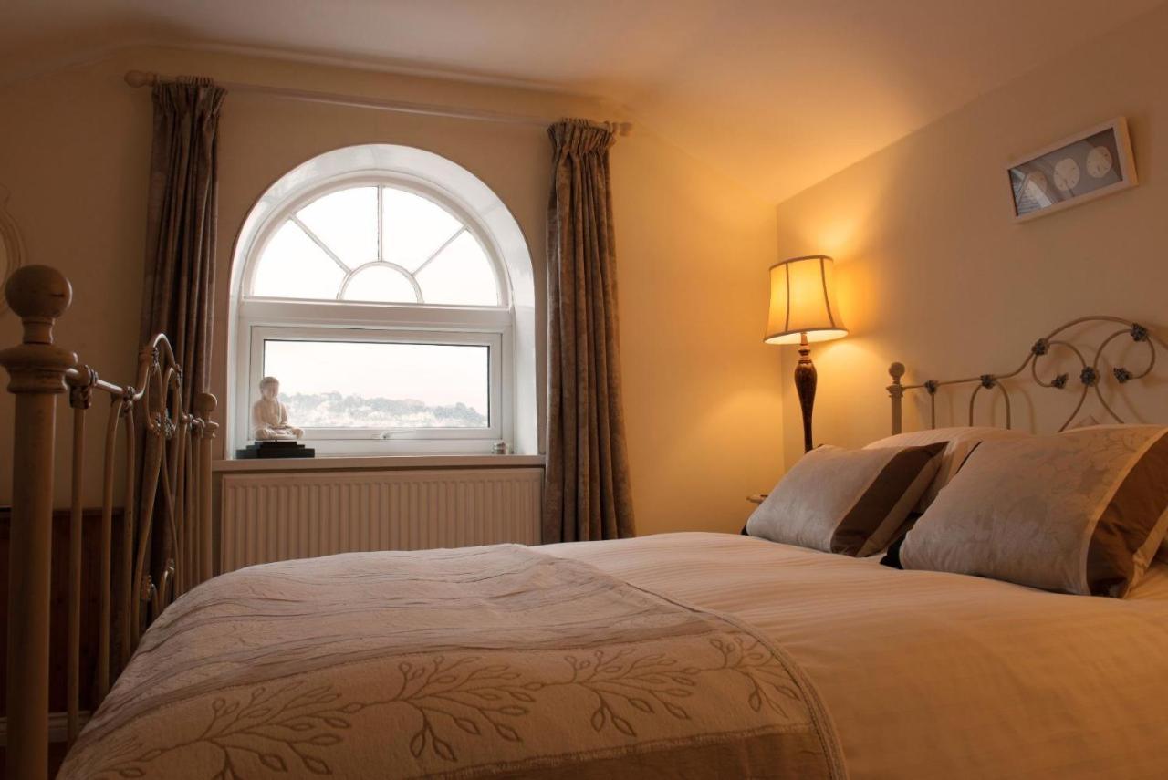 Ascot House Hotel Торки Екстериор снимка