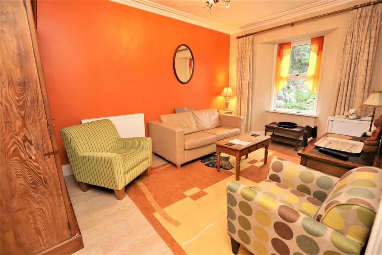 Ascot House Hotel Торки Екстериор снимка