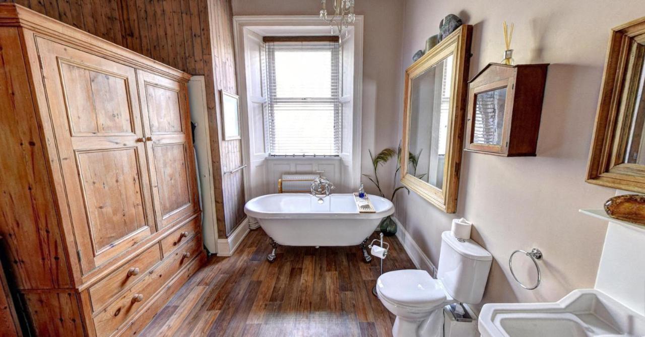 Ascot House Hotel Торки Екстериор снимка